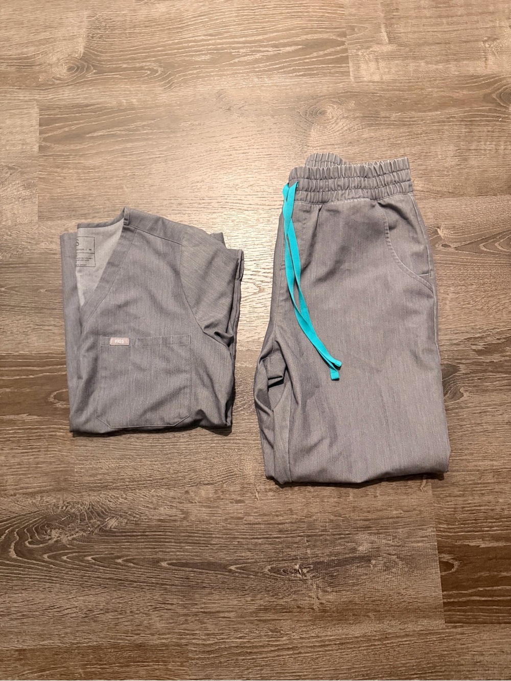 Figs Technical Collection Heather Gray Top & Jogger Pant- Size Medium